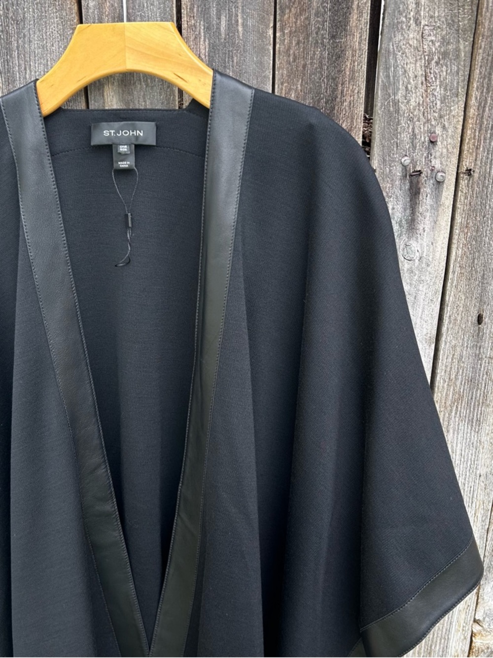 New St. John Milano Knit Leather Trim Cape Wool Rayon Black OS - Picture 5 of 14